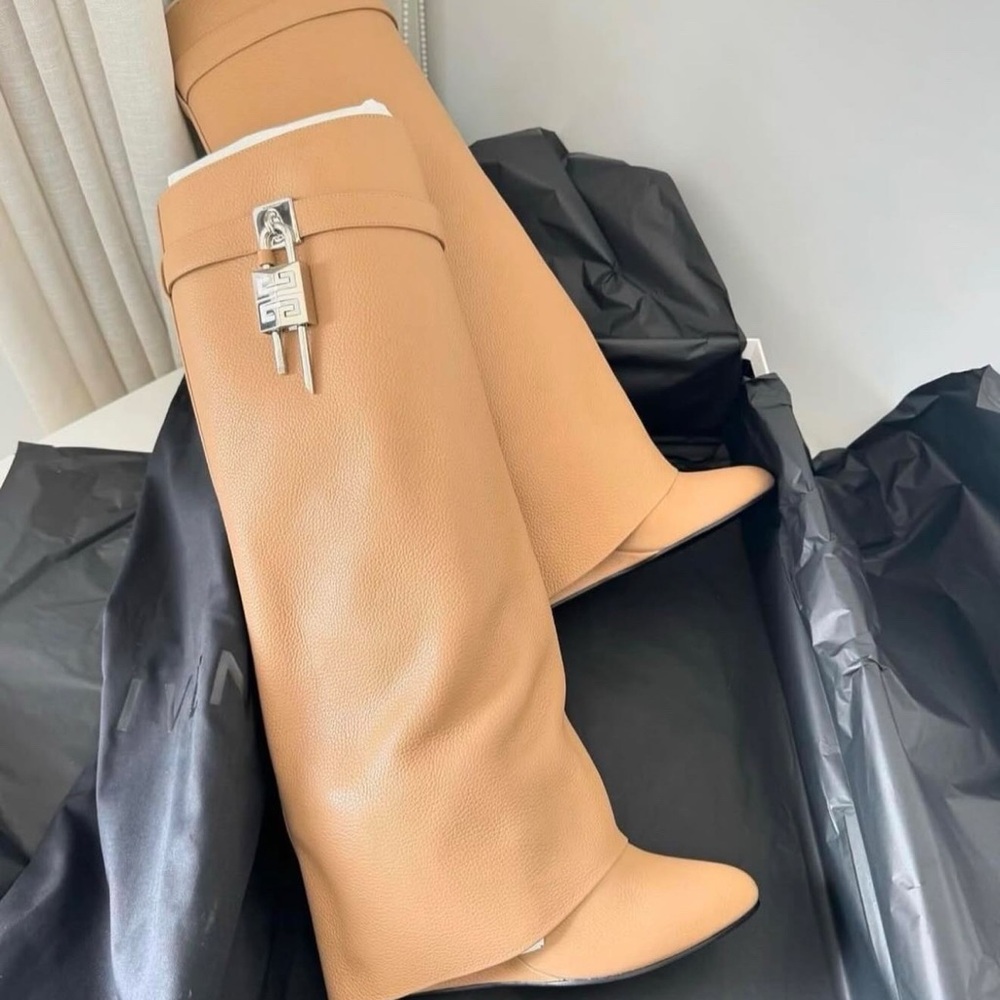 Givenchy shark boots size 42 in tan